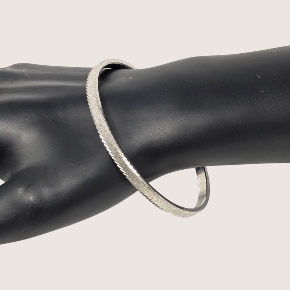 Vintage Trifari Silver Tone Textured Bangle Bracelet